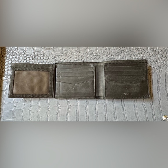 Fossil  Black Leather Card Holder - Picture 4 of 9